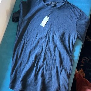Velvet men’s tee size m nwt